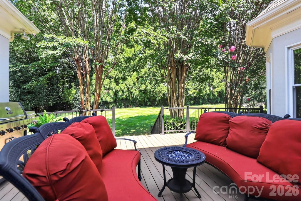 18928 Peninsula Point Drive - Photo 39