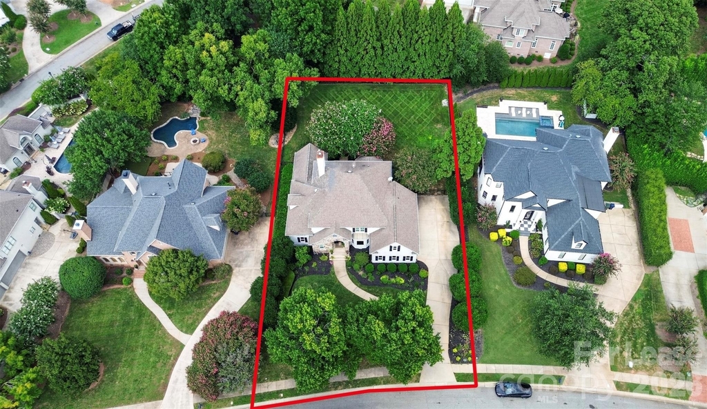 18928 Peninsula Point Drive - Photo 2