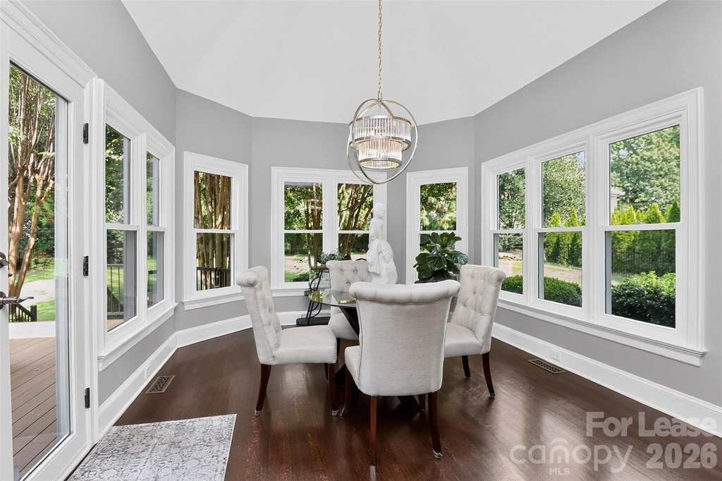 18928 Peninsula Point Drive - Photo 8