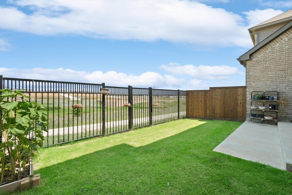 205 Somerset Drive - Photo 30