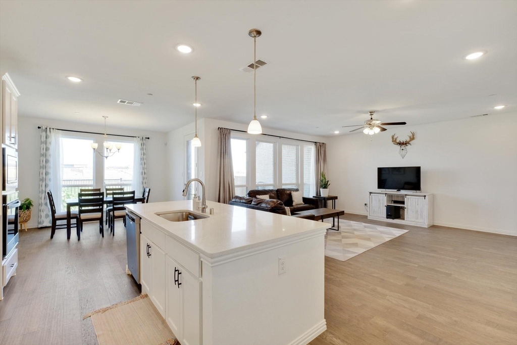 205 Somerset Drive - Photo 12