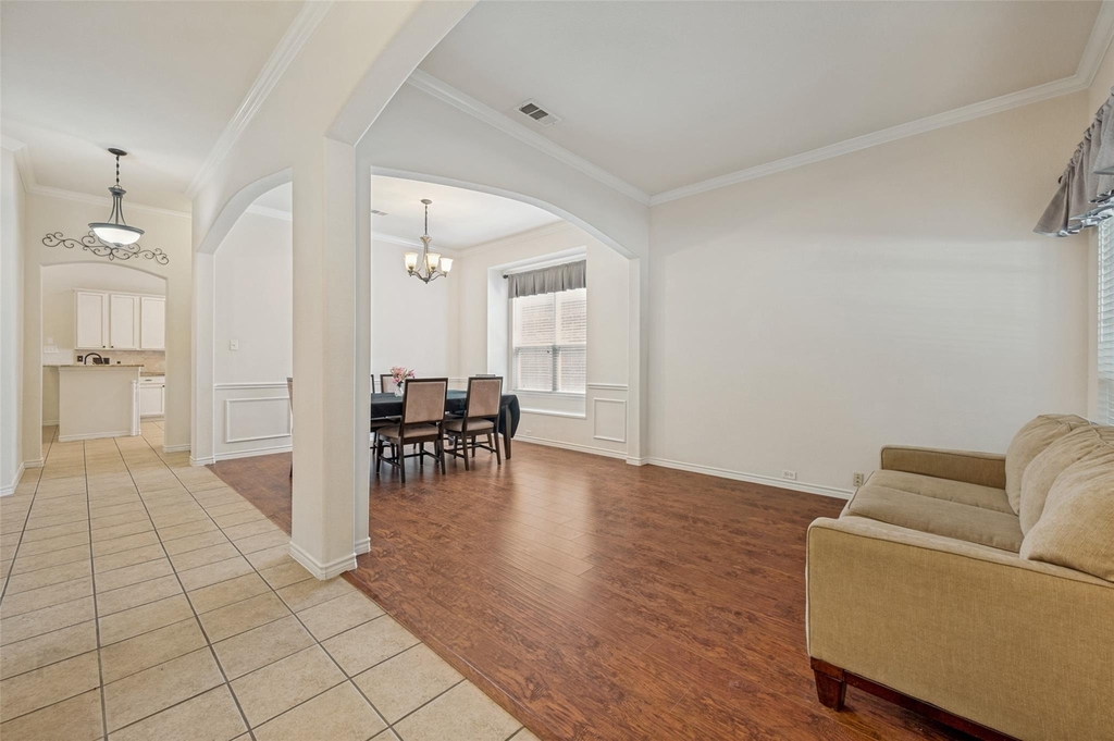 1615 Bur Oak Drive - Photo 2