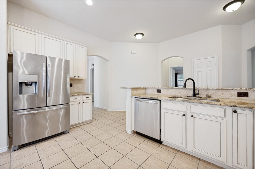 1615 Bur Oak Drive - Photo 10