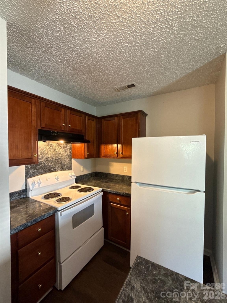 1601 Elk Creek Court - Photo 4
