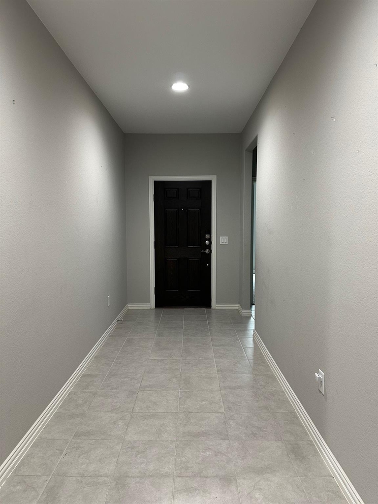 2520 Wallingford Drive - Photo 2
