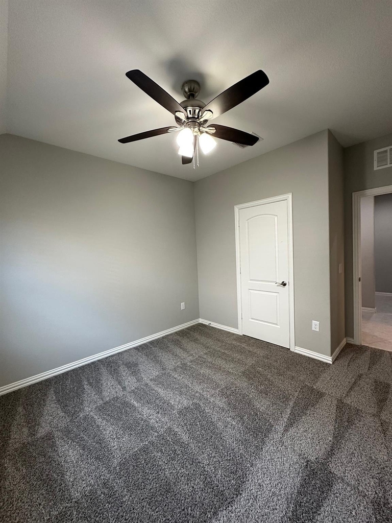 2520 Wallingford Drive - Photo 10