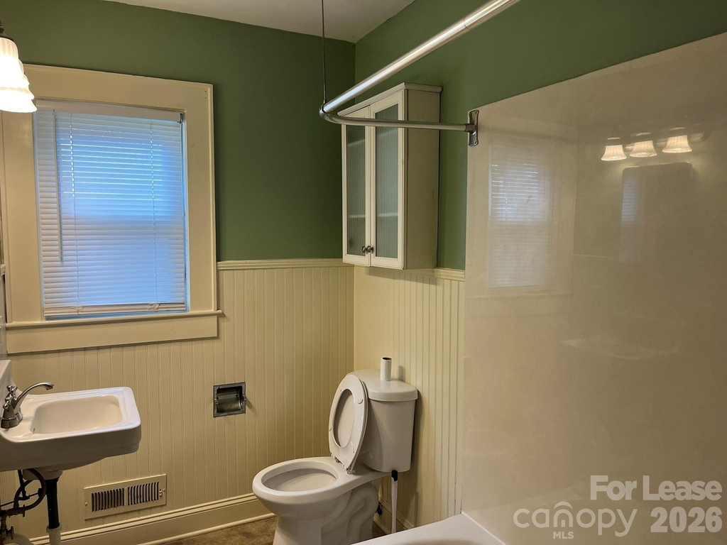 1049 E Main Street - Photo 6