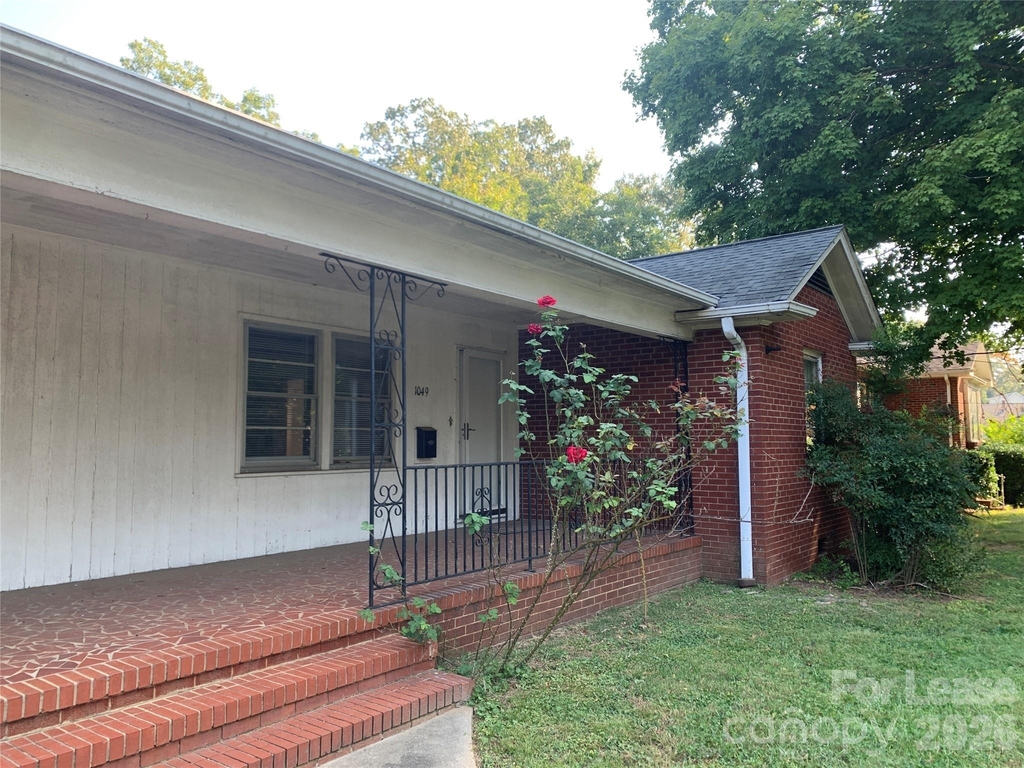 1049 E Main Street - Photo 1