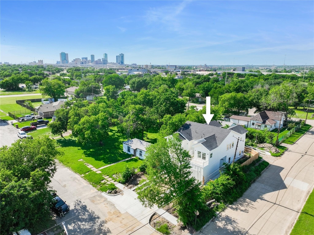 1641 E Tucker Street - Photo 1