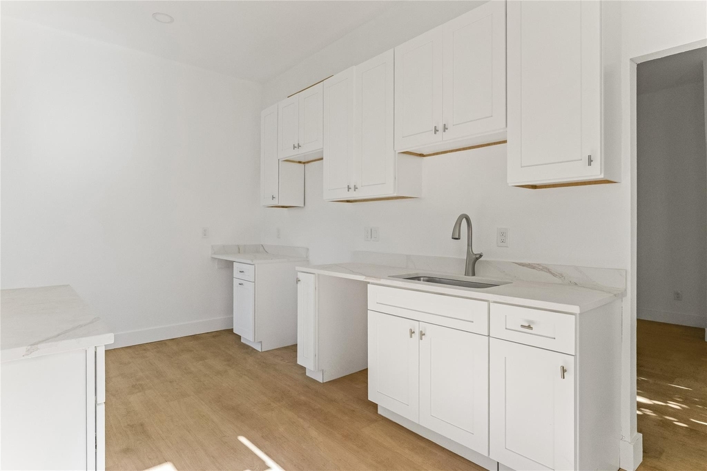 1641 E Tucker Street - Photo 9