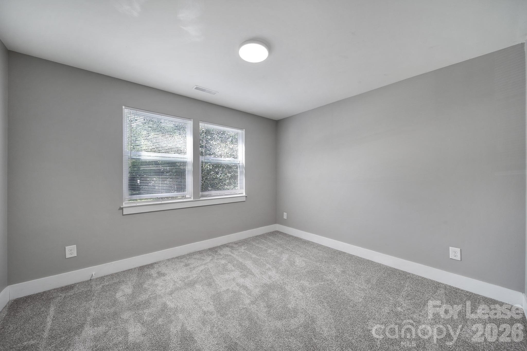 110 Carpenter Street - Photo 10