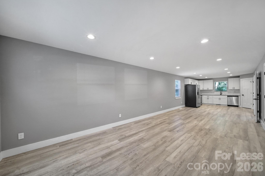 110 Carpenter Street - Photo 5