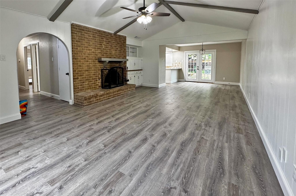 1713 Kingsbridge Drive - Photo 0