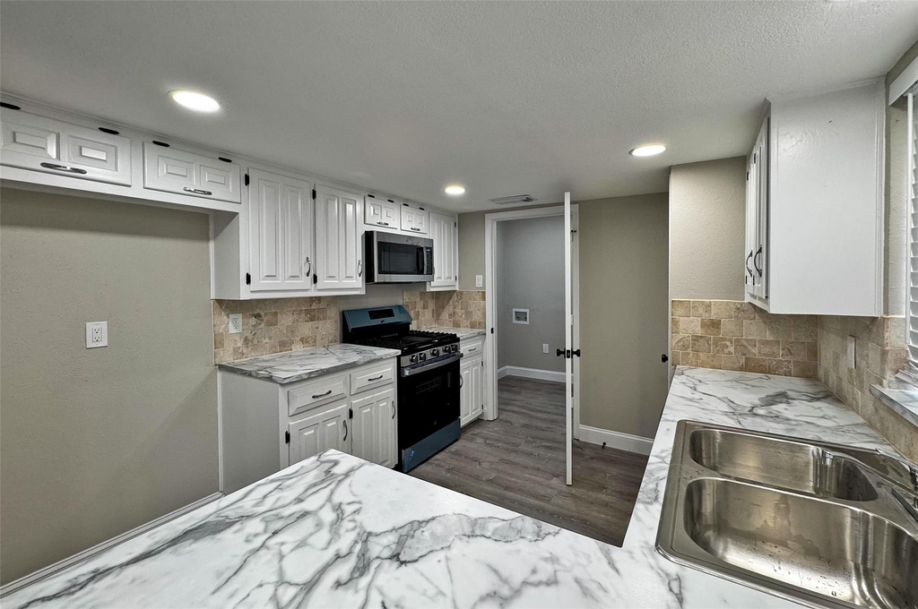 1713 Kingsbridge Drive - Photo 5