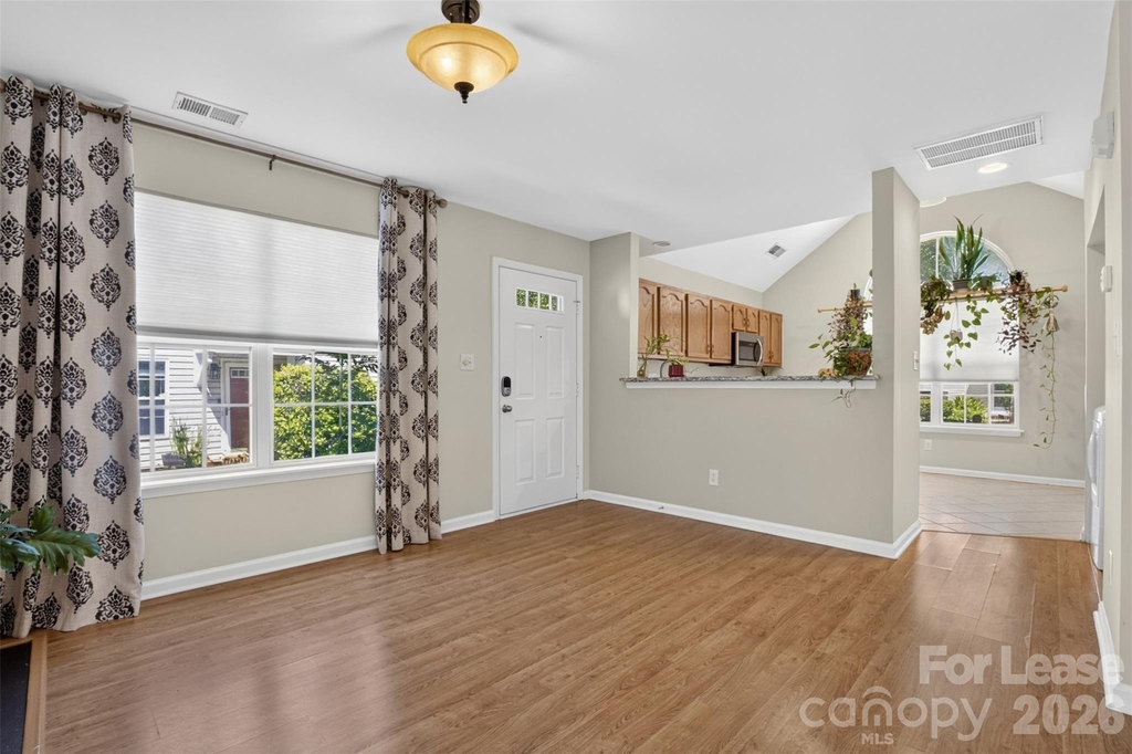 9020 Roseton Lane - Photo 4