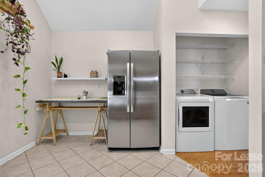 9020 Roseton Lane - Photo 9
