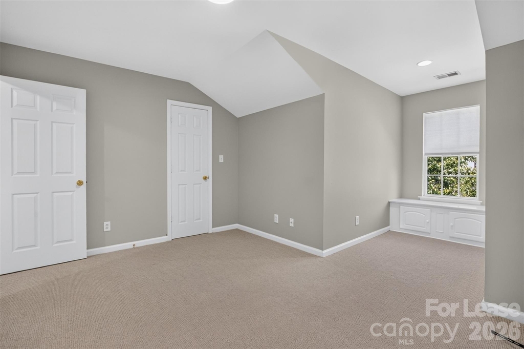 9020 Roseton Lane - Photo 18