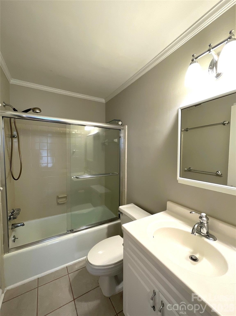 300 S Cedar Street - Photo 8