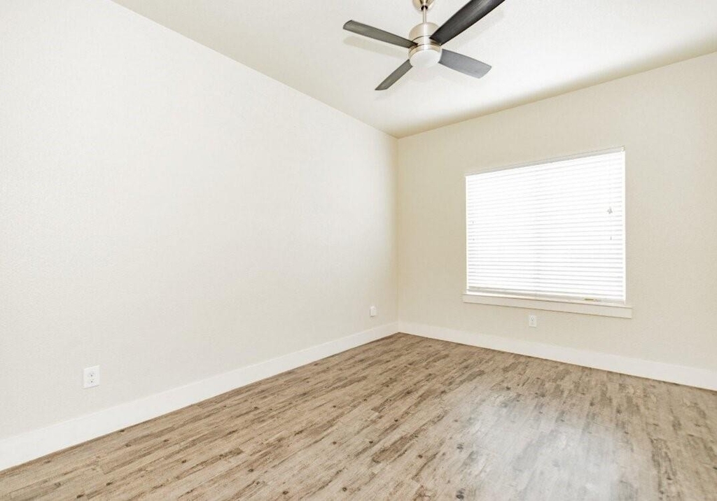 3221 Elihu Street - Photo 3
