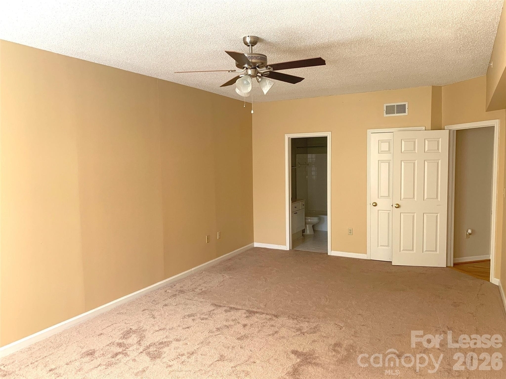 405 W 7th Street - Photo 11