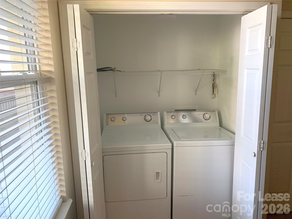 405 W 7th Street - Photo 13