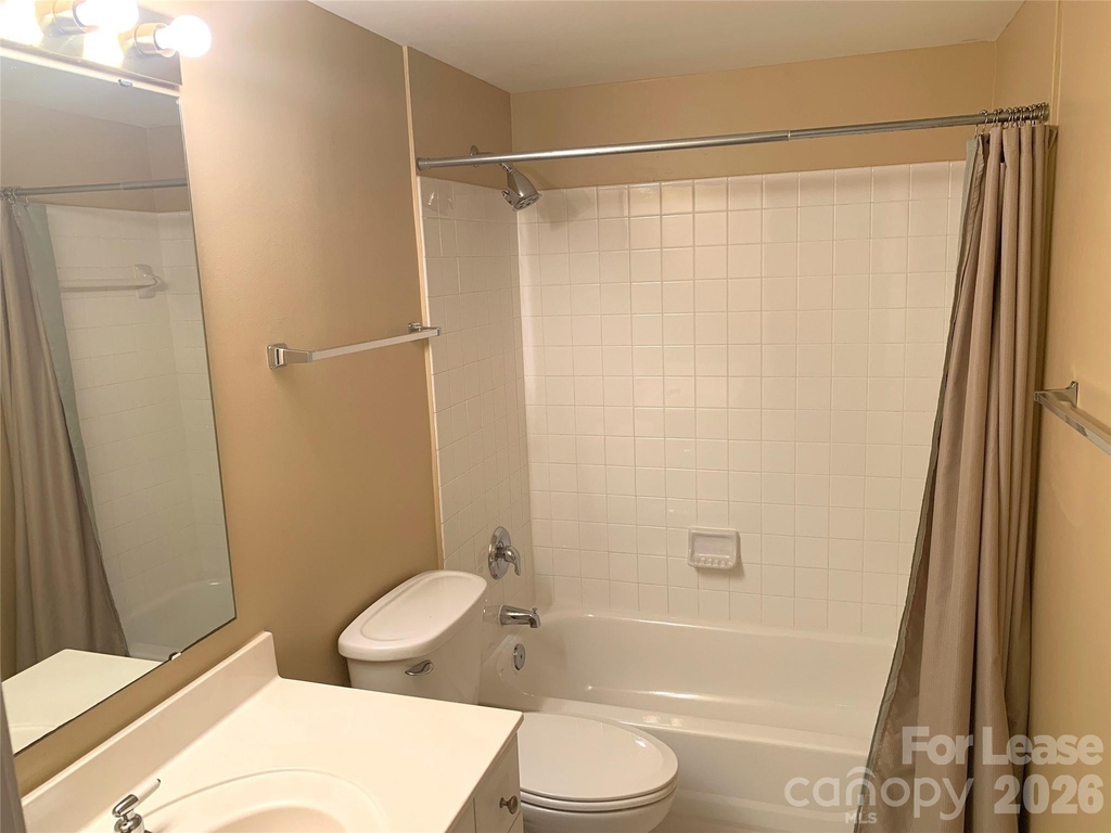 405 W 7th Street - Photo 12