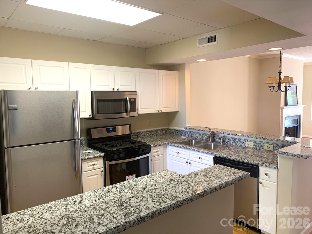 405 W 7th Street - Photo 1