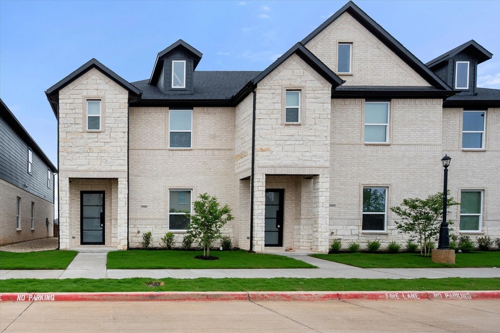 2362 Spring Park Boulevard - Photo 2