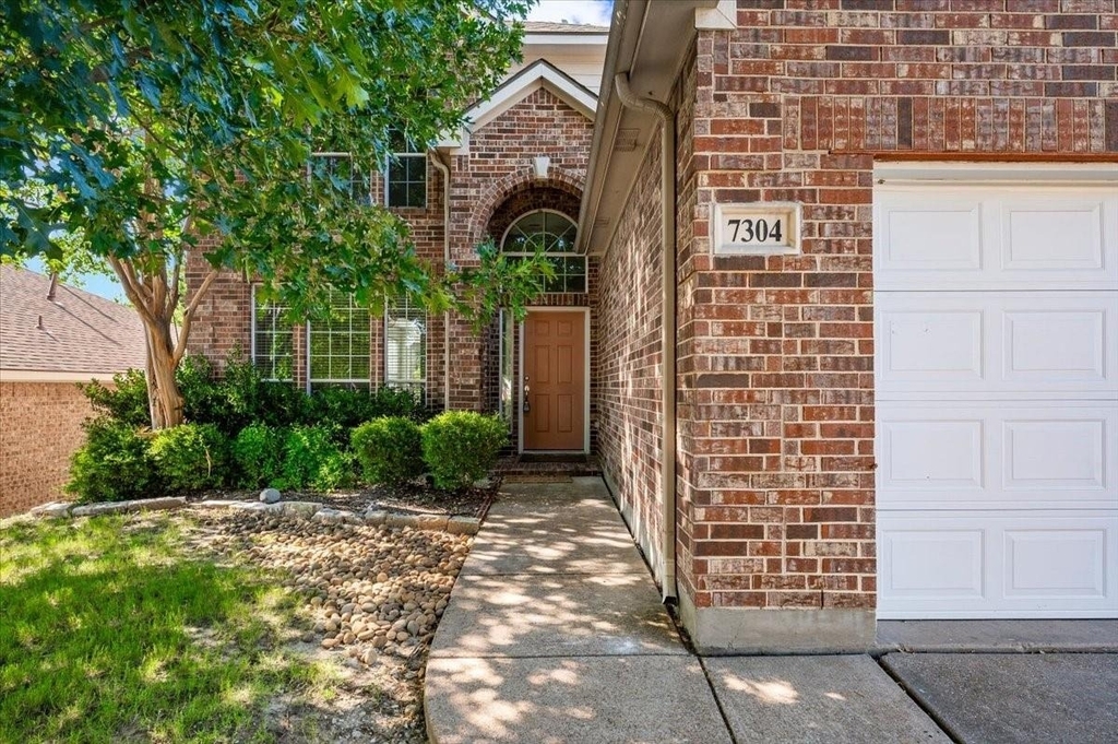 7304 Summit Parc Drive - Photo 2