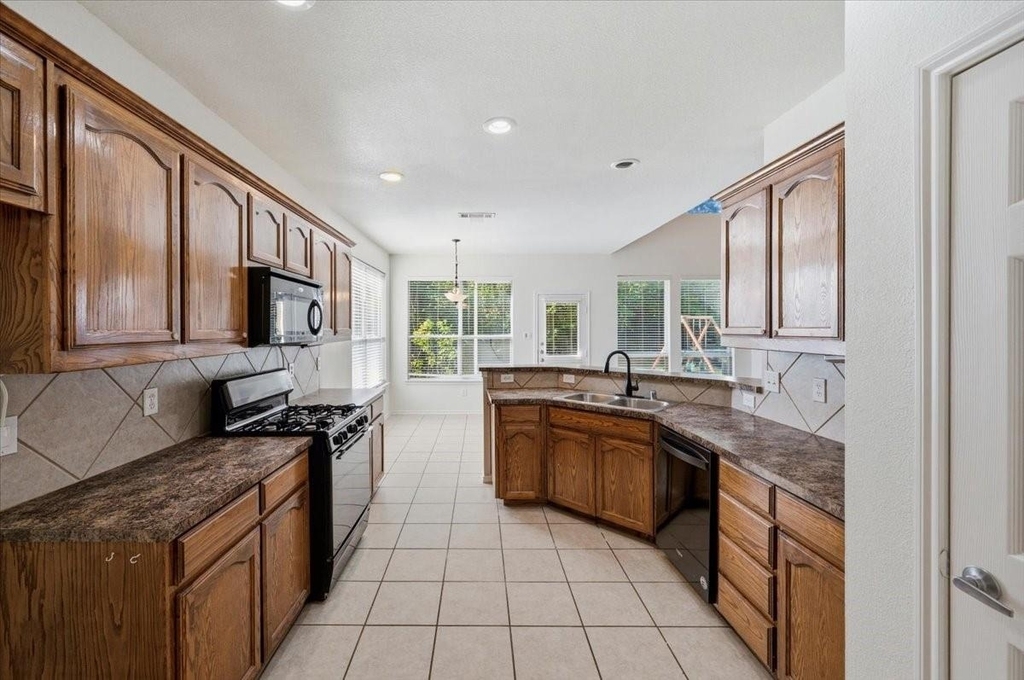 7304 Summit Parc Drive - Photo 8