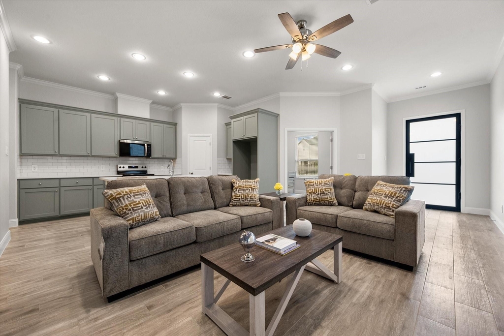 2356 Spring Park Boulevard - Photo 9