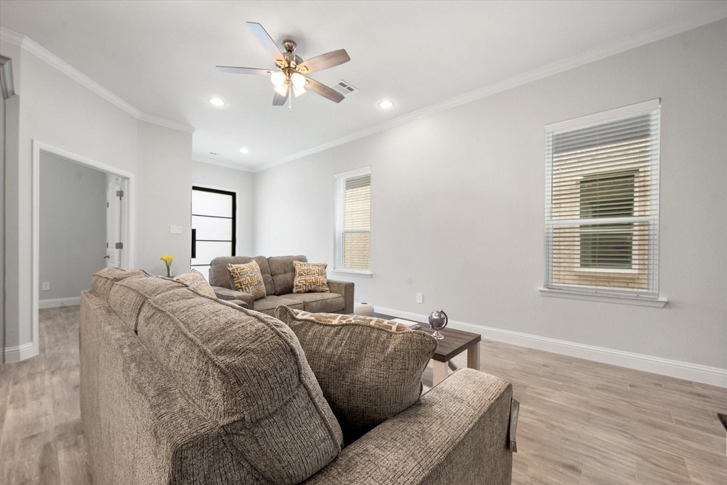 2356 Spring Park Boulevard - Photo 8