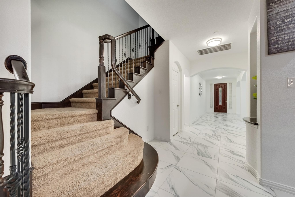 305 Blythe Bridge Drive - Photo 5