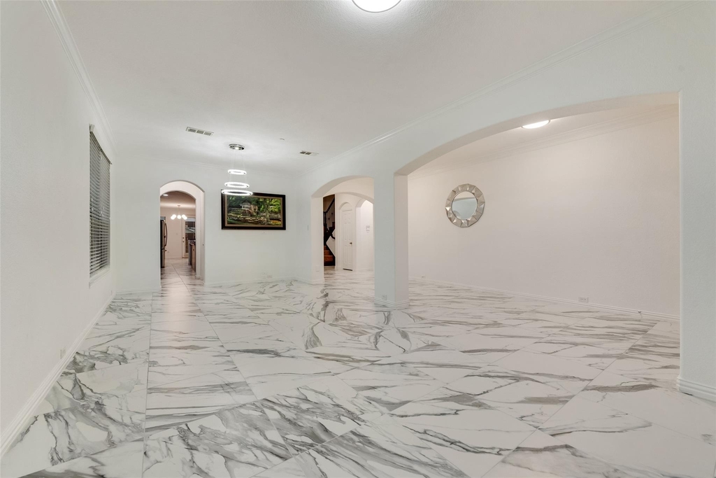 305 Blythe Bridge Drive - Photo 4
