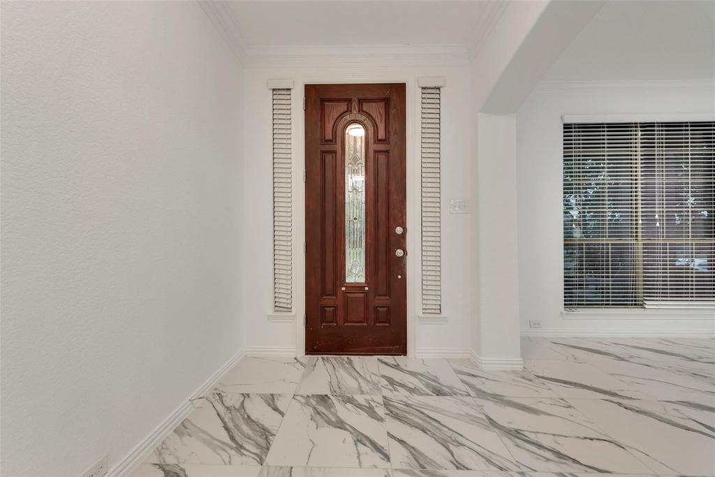 305 Blythe Bridge Drive - Photo 2