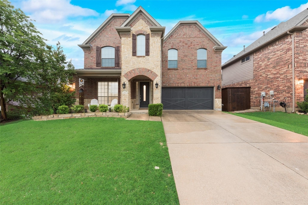 305 Blythe Bridge Drive - Photo 0