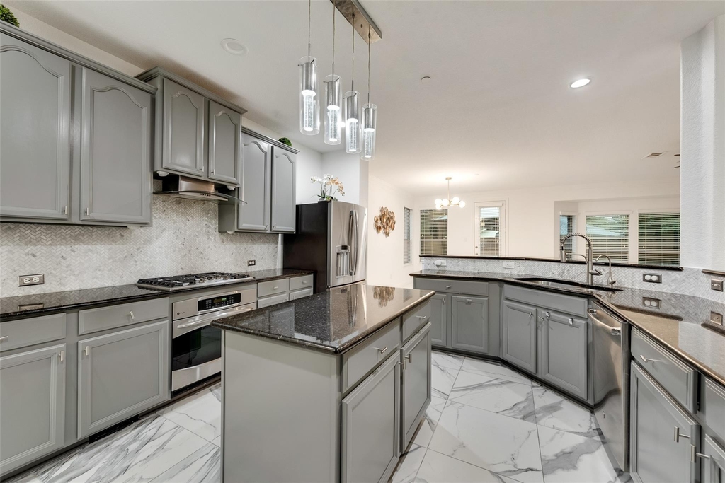 305 Blythe Bridge Drive - Photo 11