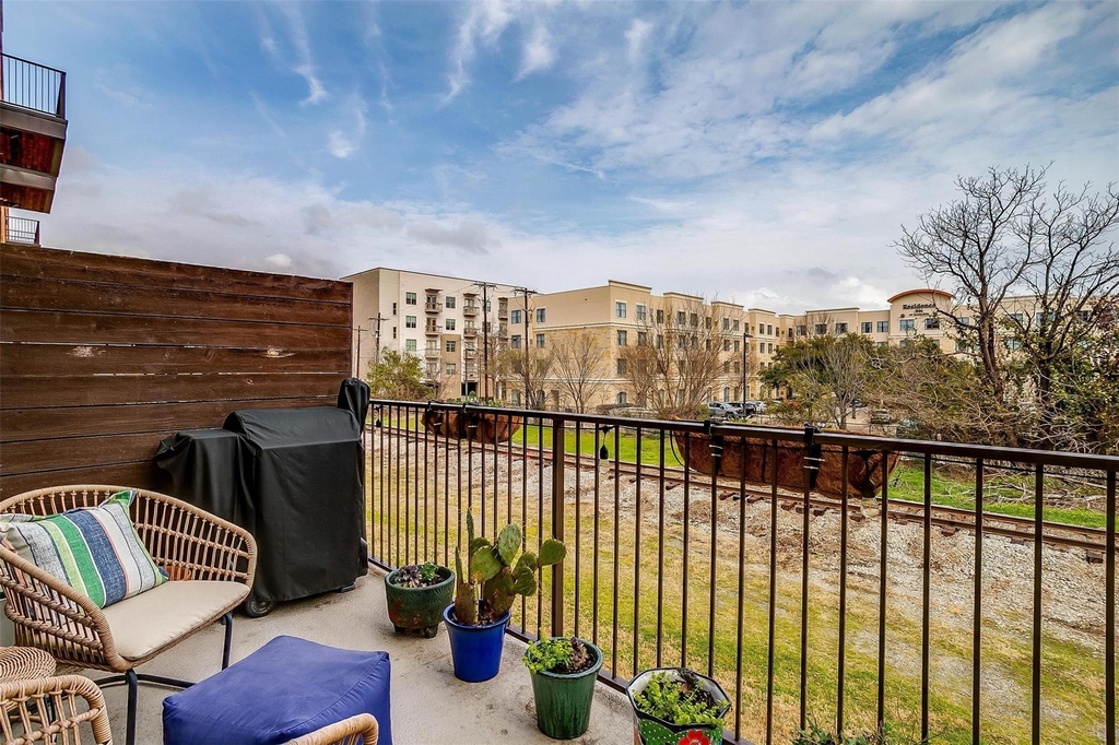 2608 Museum Way - Photo 38