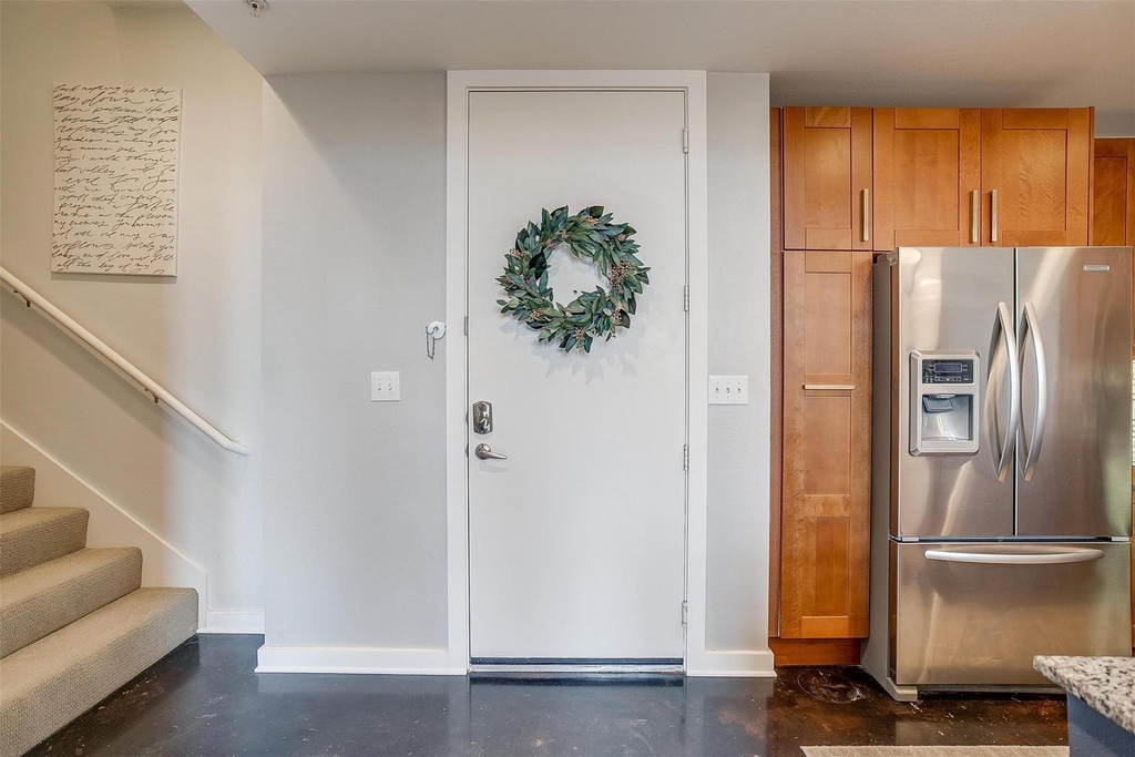 2608 Museum Way - Photo 2