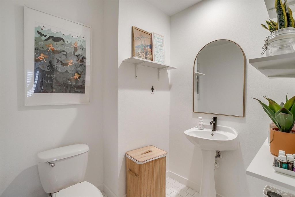 2608 Museum Way - Photo 36