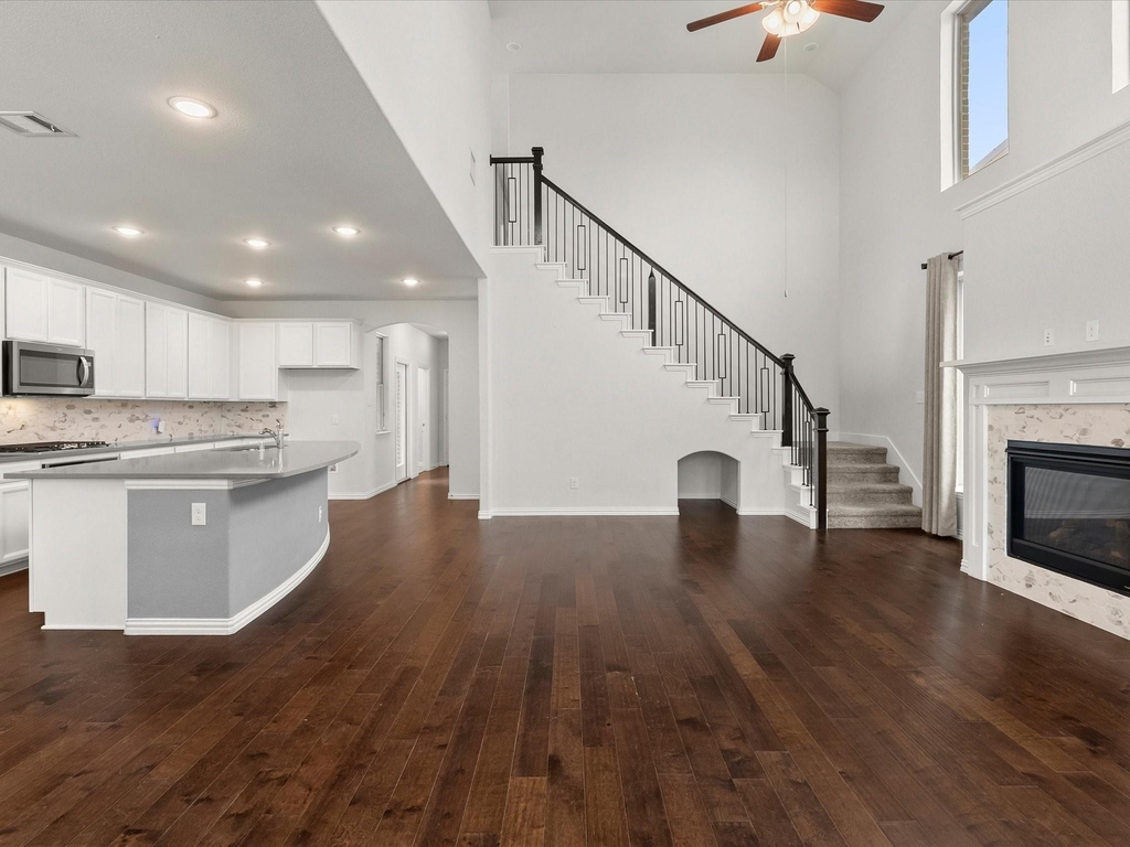 2036 Barx Drive - Photo 2