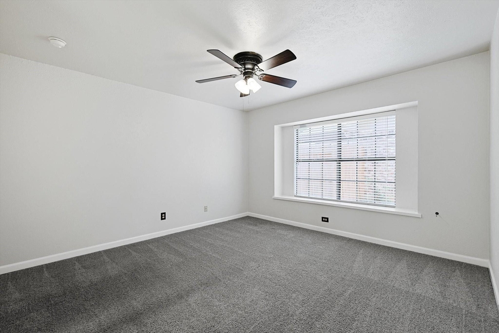 2825 Windsor Drive - Photo 23