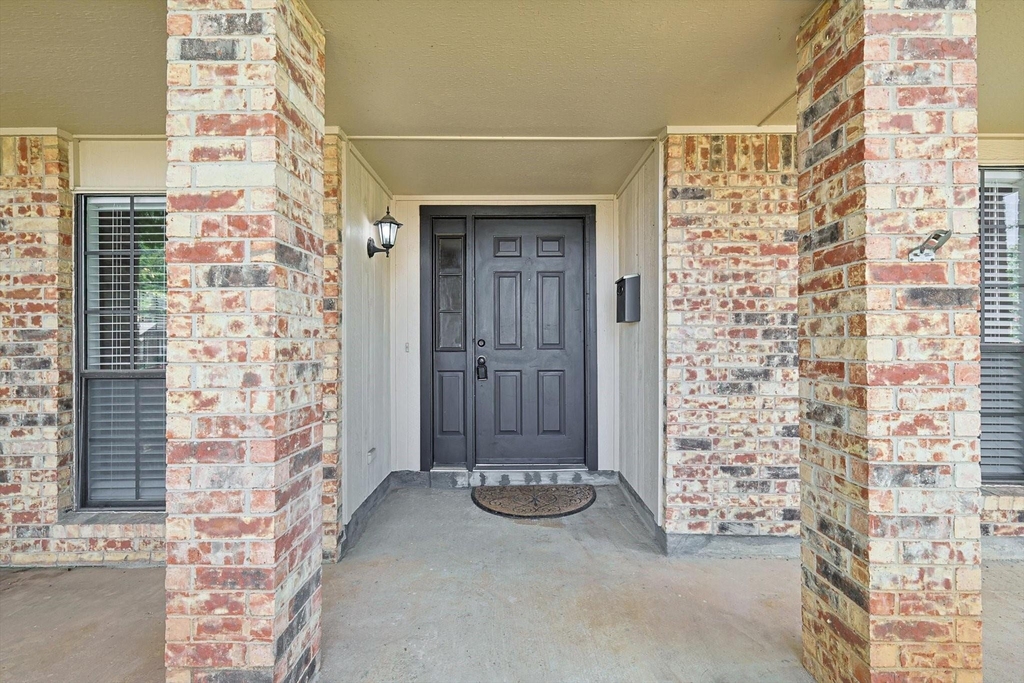 2825 Windsor Drive - Photo 1