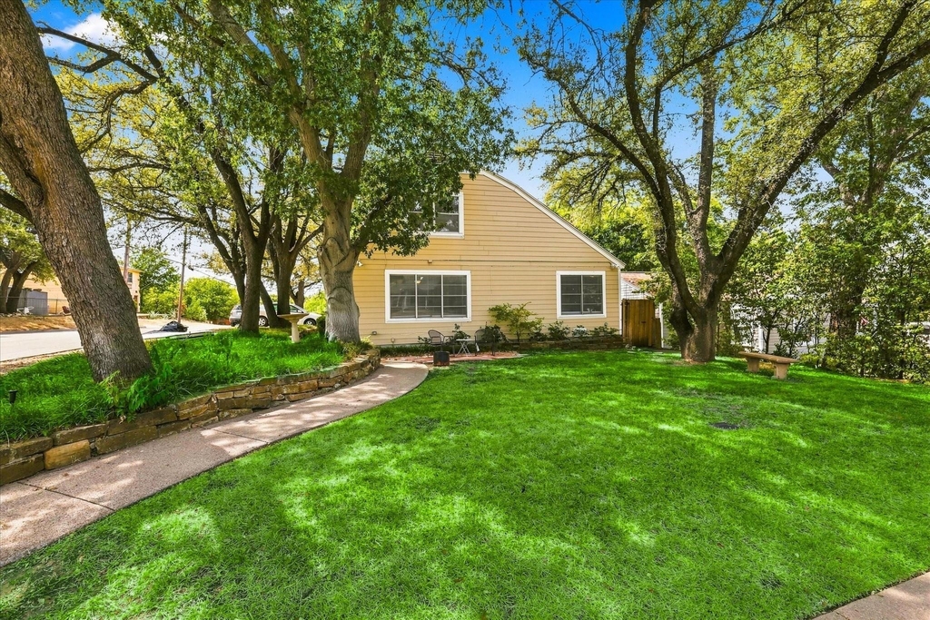 1900 Sutter Street - Photo 17