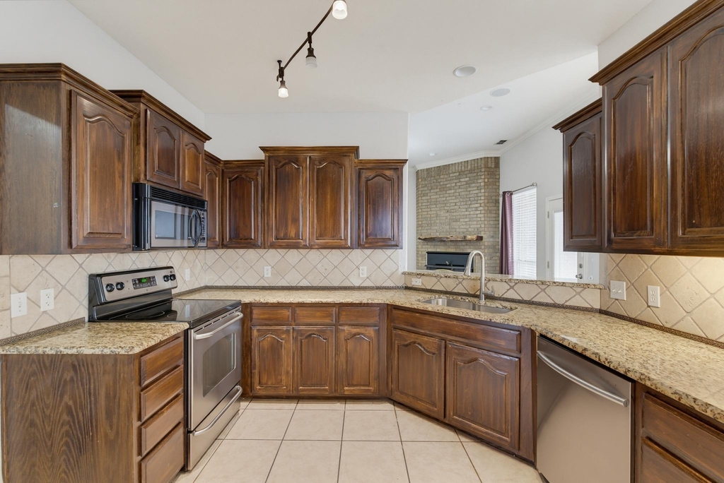 7017 Springwater Avenue - Photo 16