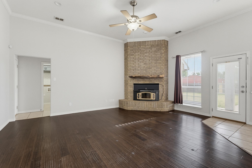 7017 Springwater Avenue - Photo 4