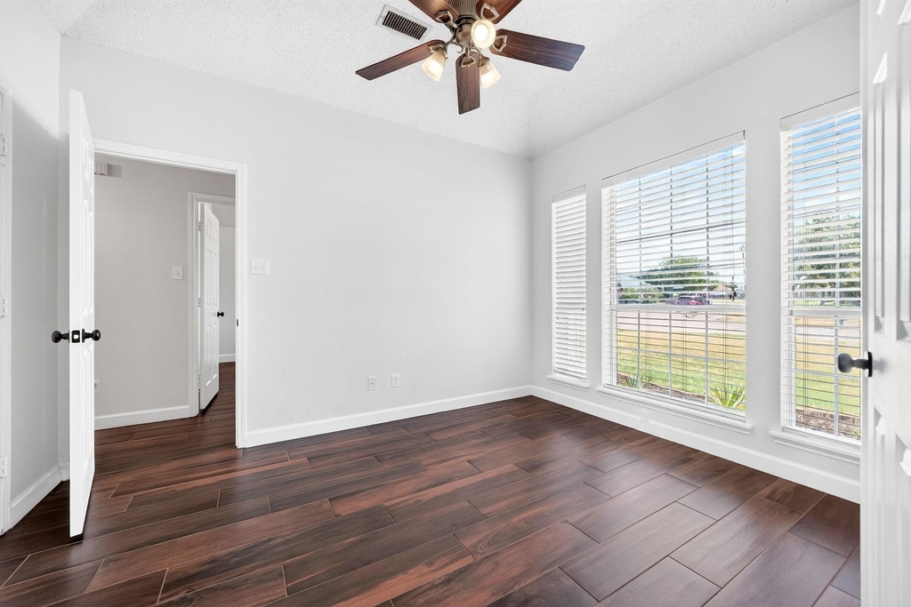 7309 Tremont Avenue - Photo 12
