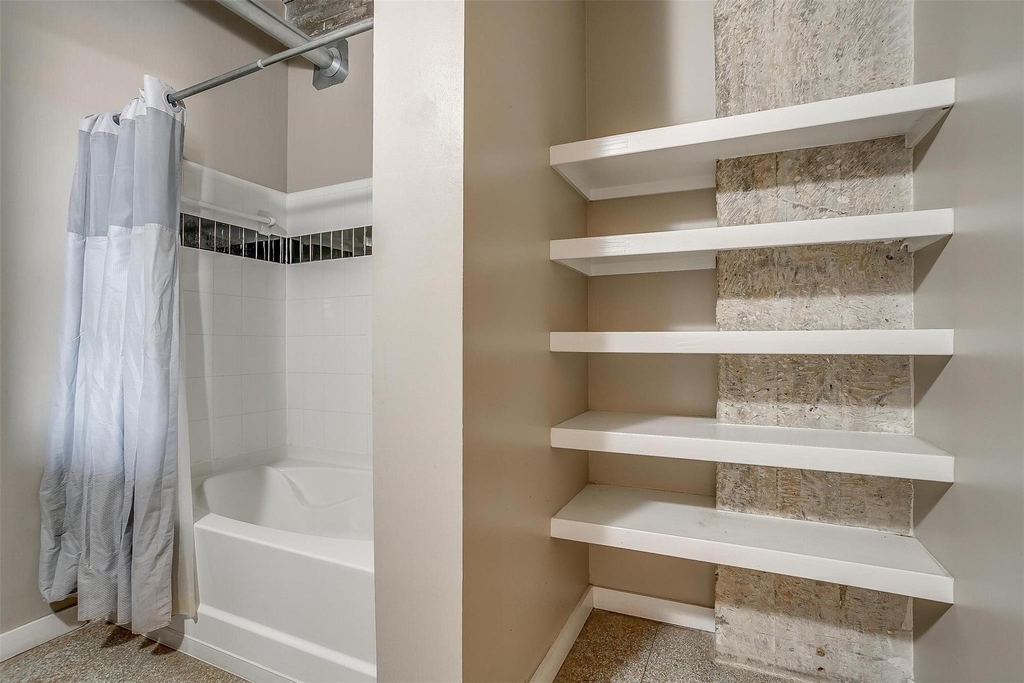 221 W Lancaster Avenue - Photo 18