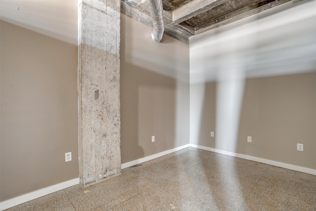 221 W Lancaster Avenue - Photo 10