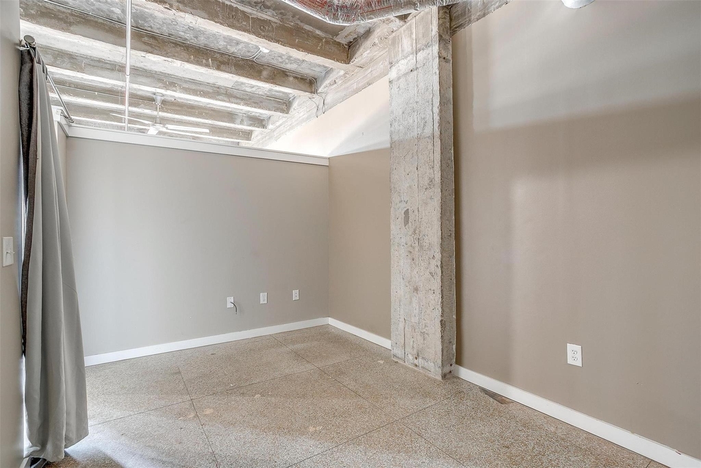 221 W Lancaster Avenue - Photo 12